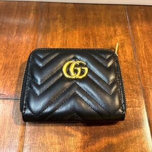 Little mini Black Wallet! 🖤